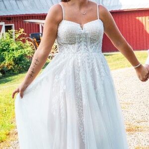Martina Liana White Wedding Dress